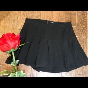 Torrid pleated skirt